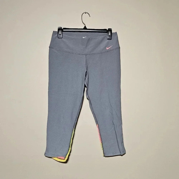 Nike Ten Less Plastic Bottles Capri Pants Womens Size Medium Athletic Activewear - Picture 1 of 7